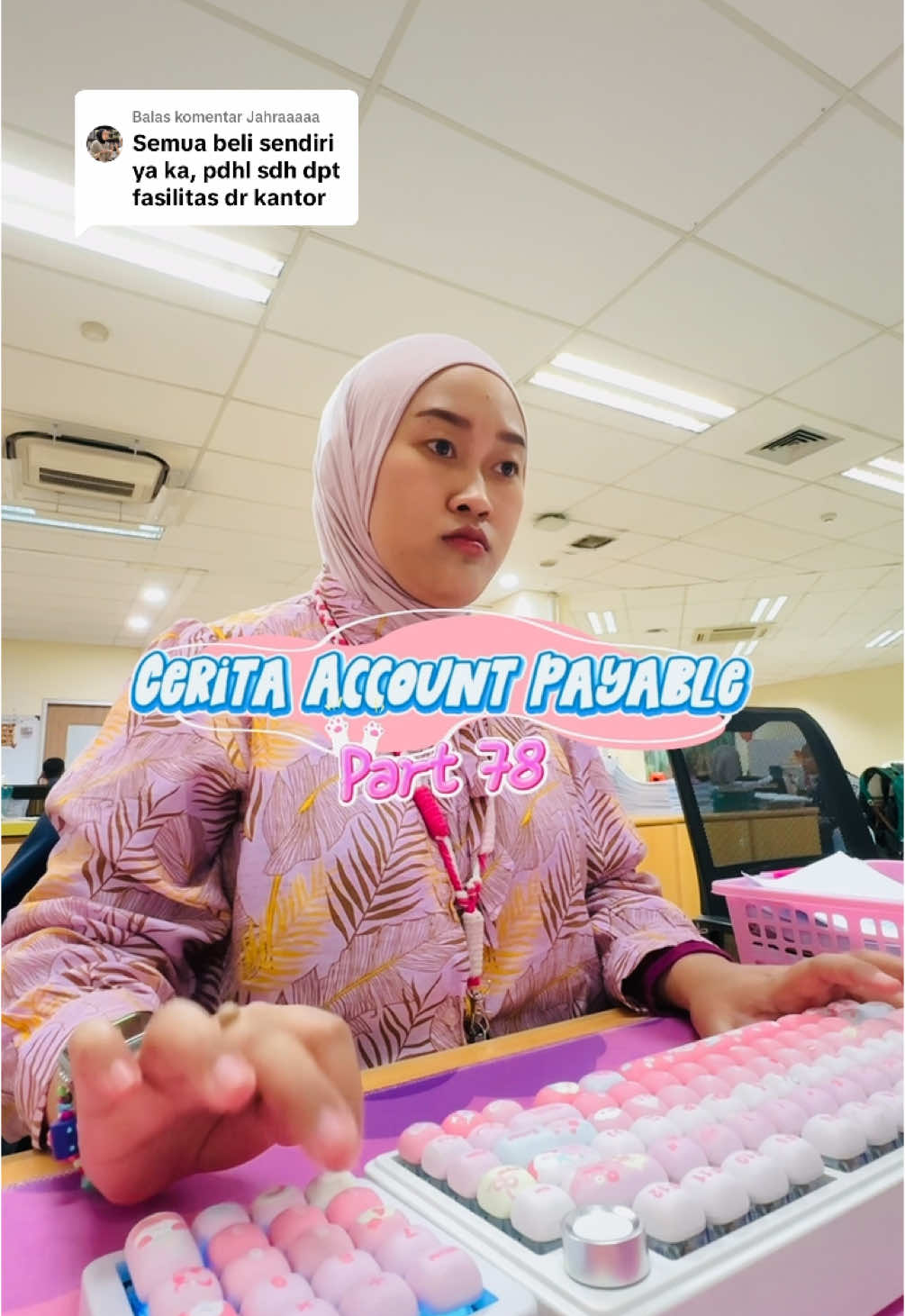 Membalas @Jahraaaaa anggap aja meja kantor itu kamar kamu sendiri, kalau dihias2 dengan hal-hal yg kamu sukai bikin kamu nyaman dan enak diliatnyaa kanns? hehe☺️ #accountpayable #officelife 