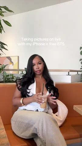 Taking pictures on live gives you both videos and photos at the same time. I love it #creator #shotoniphone #contentcreator 
