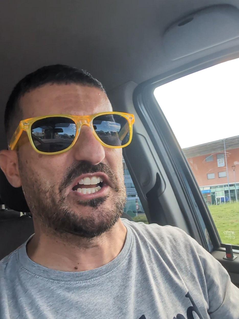 finto tonto... #viral #comics #voliamoneixte✈🦁 #virale #mago_magari 