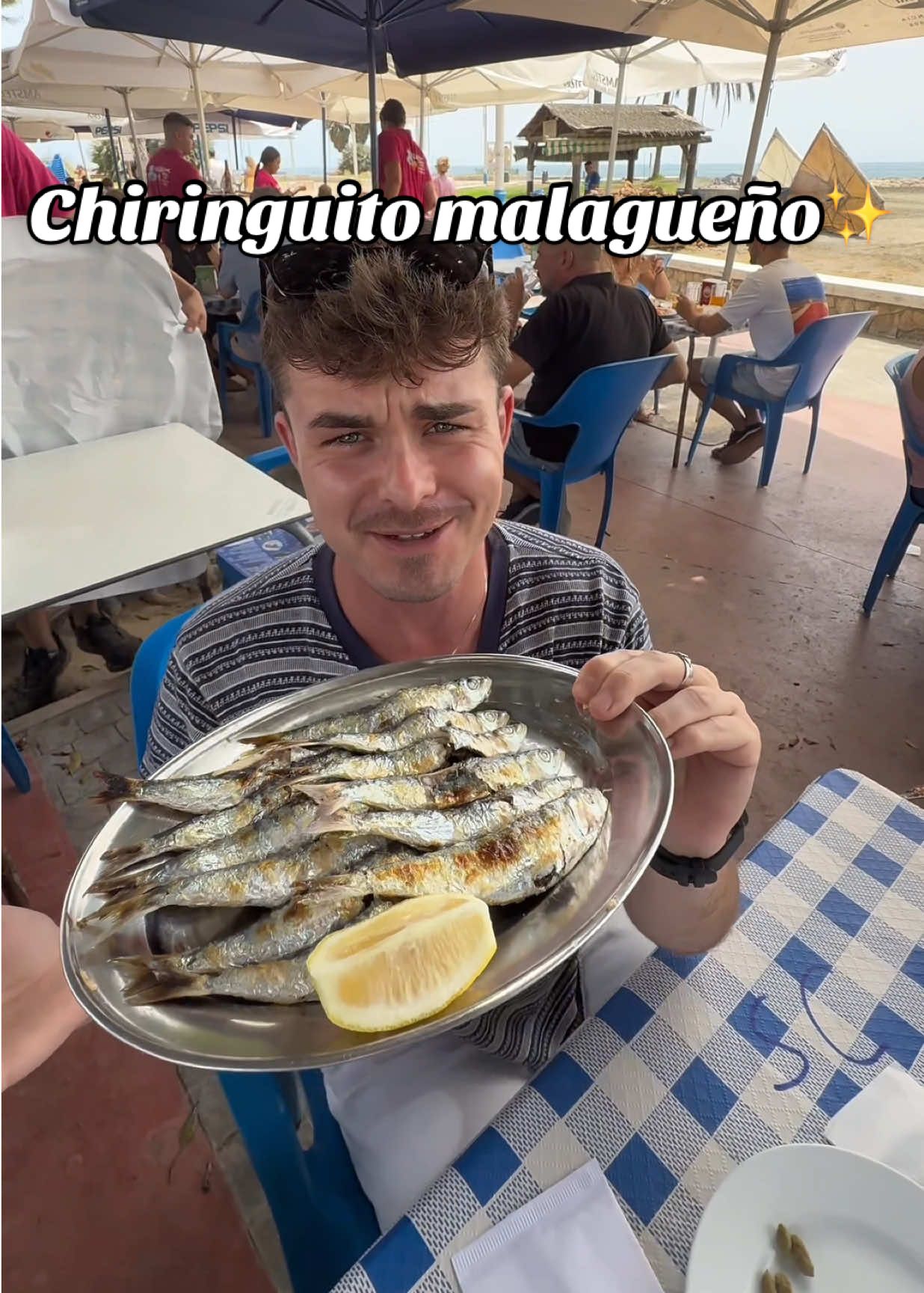 sigo flipando con el precio de los espetos 🫠🫠🫠 | lo grabé en agosto mientras estaba por mi Málaga unos días 🥺✨🐟 #malaga #espetos #chiringuito 