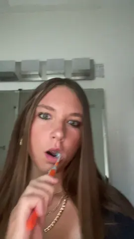 hi guys I’m so cool brushing my teeth!
