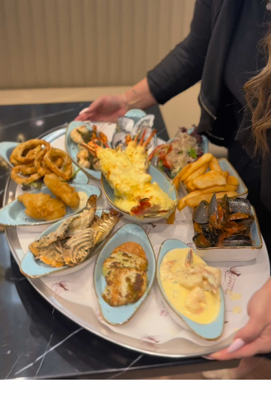 🦞Melbourne, there’s a new seafood hot spot in town! We were invited to the grand opening of @thecray_essendon, and let’s just say – it was a shell-ebration to remember! 🐚 From their famous Cray Platter stacked with lobster, prawns, mussels and more, to standout dishes like barramundi, truffle lobster risotto, surf & turf, and even a classic chicken parmigiana – every bite was next level. And don’t get me started on desserts… the sticky date pudding is a must, but we also couldn’t resist the blueberry & lime cheesecake, panna cotta, and affogato. Pure indulgence! 🍰☕ 📍 The Cray Essendon 859-861 Mt Alexander Rd, Essendon VIC Tag your seafood crew – this is one you’ll want to dive into 🦐🐟 #TheCrayEssendon #MelbourneEats #SeafoodLovers #essendon #melbourne  