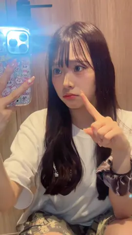 新しいiPhoneほしいけど、好きな色がなくて困っている #PixelRibbon #ピクセルリボン #ぴくりぼ #黒崎萌 #アイドル 
