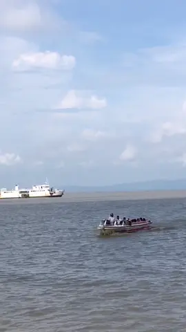 🌊সাগরে এখন দুই পারে জোয়ার রয়েছে স্পীড বোড সকল যাত্রা পায়ে কাদা না লাগিয়ে আসা যাওয়া করতে পারবেন!! #কুমিরাগুপ্তছড়া 