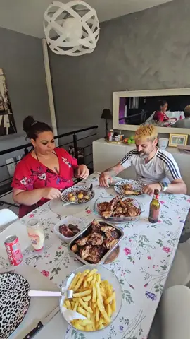 Antônio é bom de cama, ele deita e dorme 😅  #humor #viralvideos #humortiktok #comedia #memestiktok 