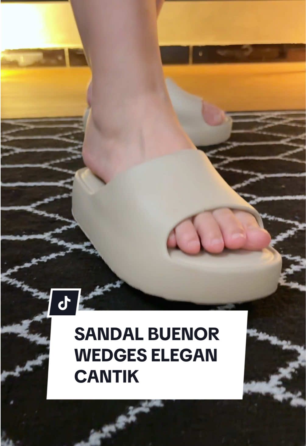 HARGA PROMO !!  Sandal selop wedges elegan sandal buenor, empuk, ringan, nyaman di kaki, sandal elastis, lentur, ada wedges 5cm. Pilihan wanita juga ada yg lain. Ayoo di order.  #sandalwanita #sandalempuk #sandalelegan #wedges #sandalbuenor 
