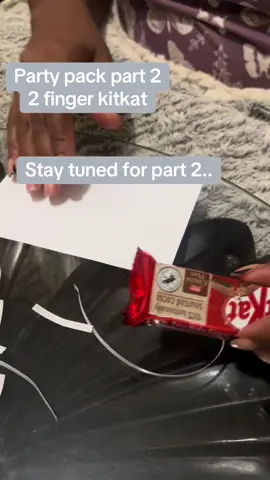 #kidspartypacks #2fingerkitkat #chocolatewrapper #haveabreak #haveakitkat 