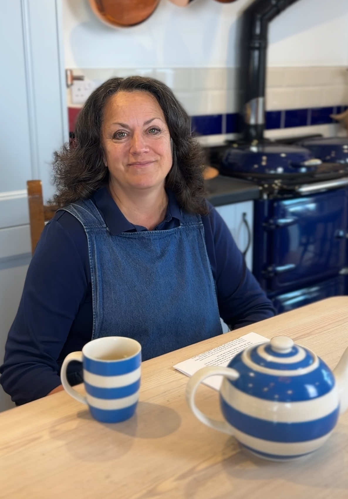 Struggling with gut health?! 😩 I’m Shann Jones, Founder & Director of Chuckling Goat, and gut health EXPERT - here to answer your questions! Drop them in the comments below ⬇️  #chucklinggoat #shannjonesmbe #guthealth #gutissues #guthealthmatters 