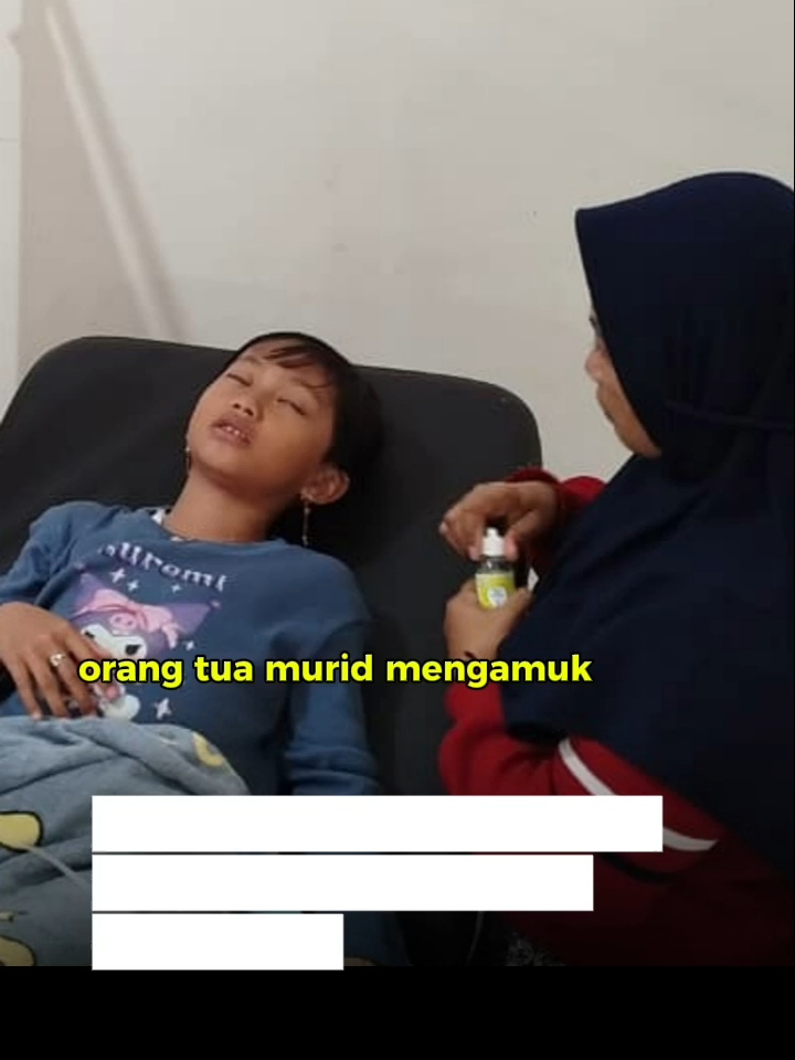 Orang Tua Murid Mengamuk, Ancam Hancurkan Dapur MBG Cianjur. Amarah orang tua murid memuncak setelah anaknya menjadi korban dugaan keracunan massal program Makan Bergizi Gratis di Kecamatan Cugenang, Kabupaten Cianjur. Mereka bahkan mengancam akan mendatangi dapur penyedia makanan MBG yang baru beroperasi kurang dari dua minggu itu. Selengkapnya https://wartacianjurnews.com/orang-tua-murid-mengamuk-ancam-hancurkan-dapur-mbg-cianjur/