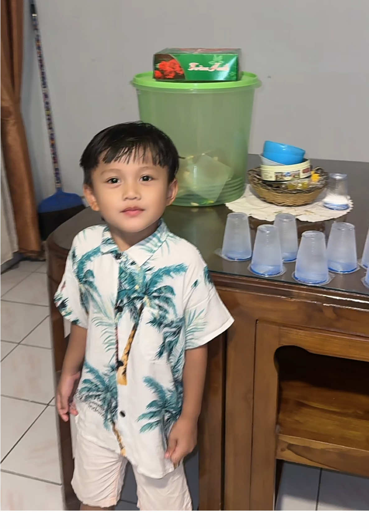 Fatih jualan minum 