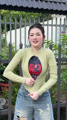 Áo khoác nữ tập gym