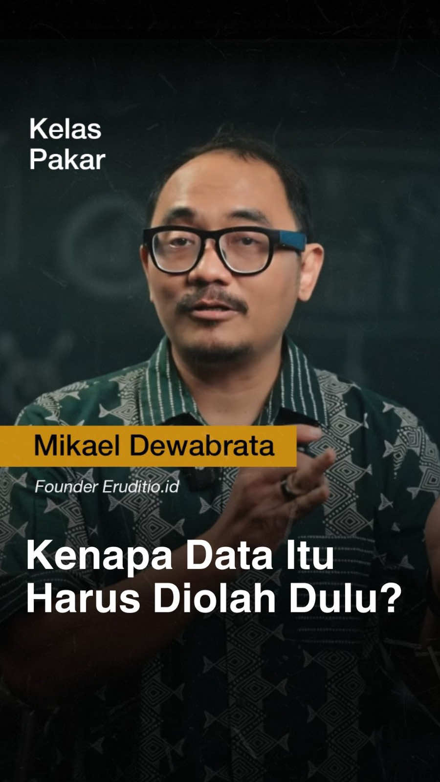 Di video Kelas Pakar kali ini, Mikael Dewabrata membahas bagaimana visualisasi data bisa jadi solusi di tengah banjir informasi yang serba singkat. Mulai dari bahaya doomscrolling, dampak kecanduan dopamin, hingga cara mengolah data mentah jadi cerita yang efektif dan bermakna. Tonton selengkapnya di kanal YouTube Malaka. #Malaka #KelasPakar 