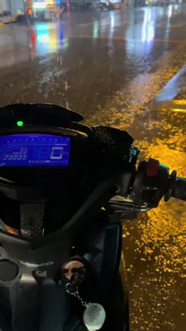 Mang những cơn mưa lớn tới đây ⛈️#59y3củchi #excciter65zz 