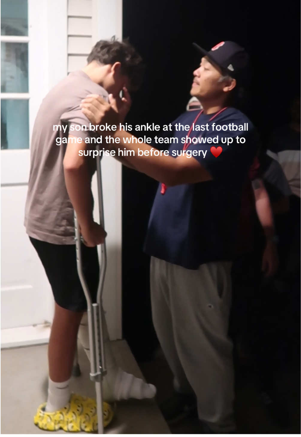 He is so loved. So thankful for this team of support. What a beautiful surprise ♥️ As an athlete, this is the hardest thing he’s ever had to go through. He needed this. I love our football family 😭 the ending 🫶🏽 