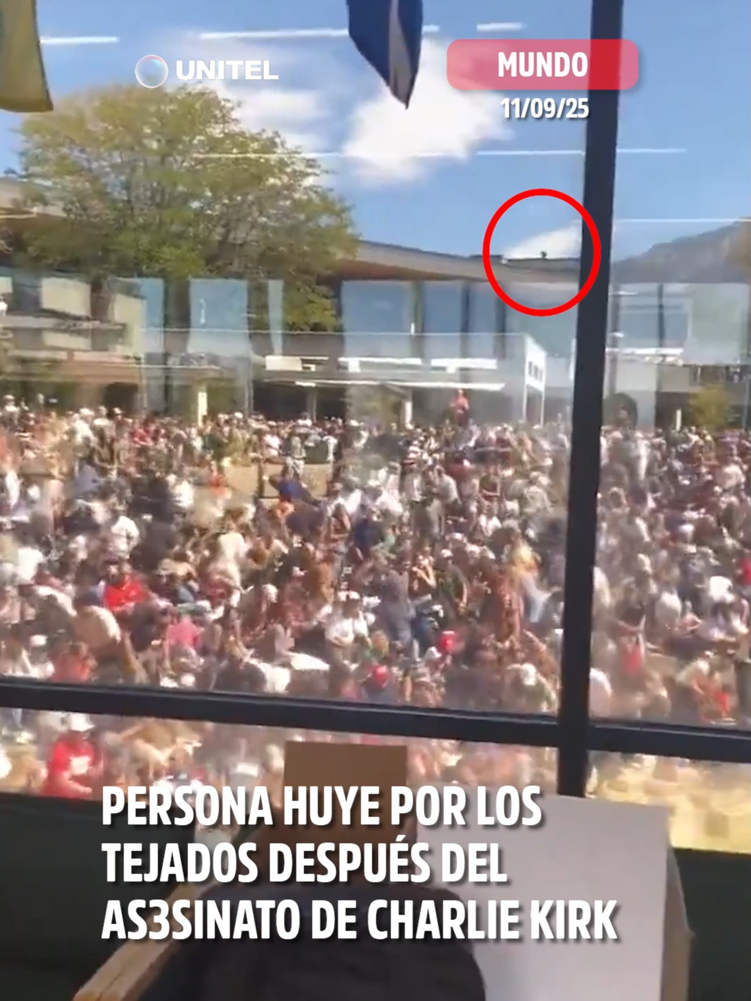 Se viraliza el momento en que una persona corre por los tejados de la universidad de Utah, a 200 metros de donde se encontraba Charlie Kirk #Unitel #charliekirk #eeuu #trump #utah Video: Unknown vía Storyful