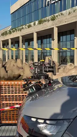 When DOP @ekkehart_pollack asks 5 days before shoot, that we need to create those famous F1 style whip pans. Orignally this rig is done by panavision people, we made our version of this famous rig. Should we make this into a product ? 🙏 @munchhausenprod