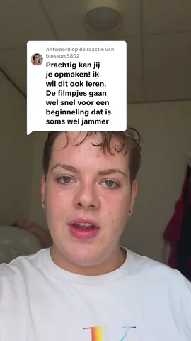 Antwoorden op @blossom5802  hierbij een duidelijker en wat rustigere uitlegvideo over alle make up van @L'OYÉ Cosmetics basis: soothing primer [B01] hide the truth concealer [B05] porcelain foundation[B01] hot fudge bronzer [B03] sweetpea blush [B02] naturel Setting powder [E01] 👀: blend: shady [E01] diepte: original [E04] 1.Flush[E02] binnenkant oog 2.Parade [E02] midden ooglid 3.Tickle[E02] buitenkant ooglid • moonstone princess [ringvinger] over heel oog van binnen naar buiten  lashtach mascara  💋 mark my lips pickup lipliner @maccosmetics matte lipstick in Honeylove   hopelijk is zo alles duidelijk en zo niet kan je me altijd een berichtje sturen ❤️