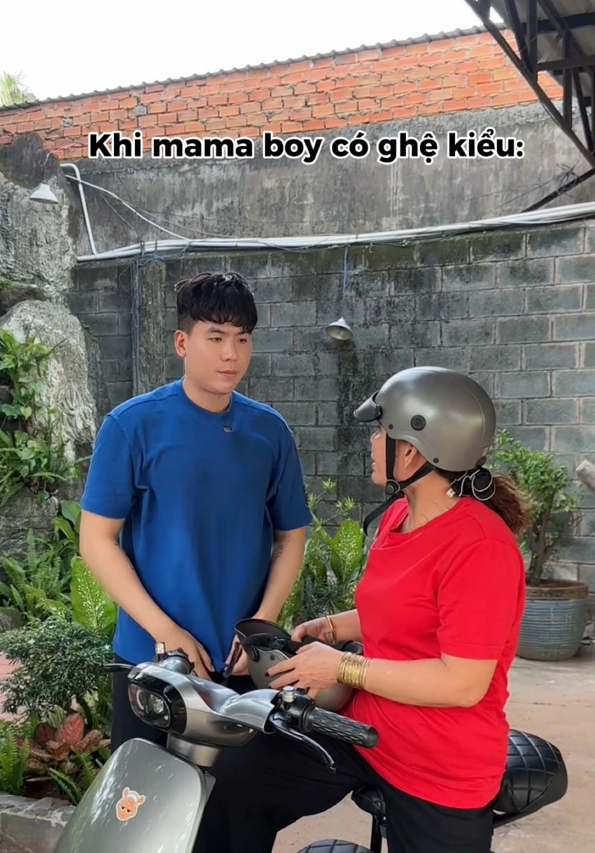 Chuyến này chắc ở nhà với mẹ luôn… Vé thì được hỗ trợ, mà hoàn cảnh thì không 😅 Ai chuẩn bị đi xem phim thì ghé coi clip nha 🎬🍿 #VNPAY#Mua1tang1VeXemPhim 