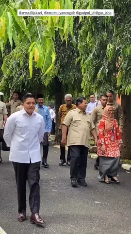 Pak Seskab Full Senyum kalau ketemu anak² sekolah 😋☺️✨️ #letkolteddyinrawijaya #prabowosubianto #mayorteddy #sekrstariskabinet #fypシ゚ 