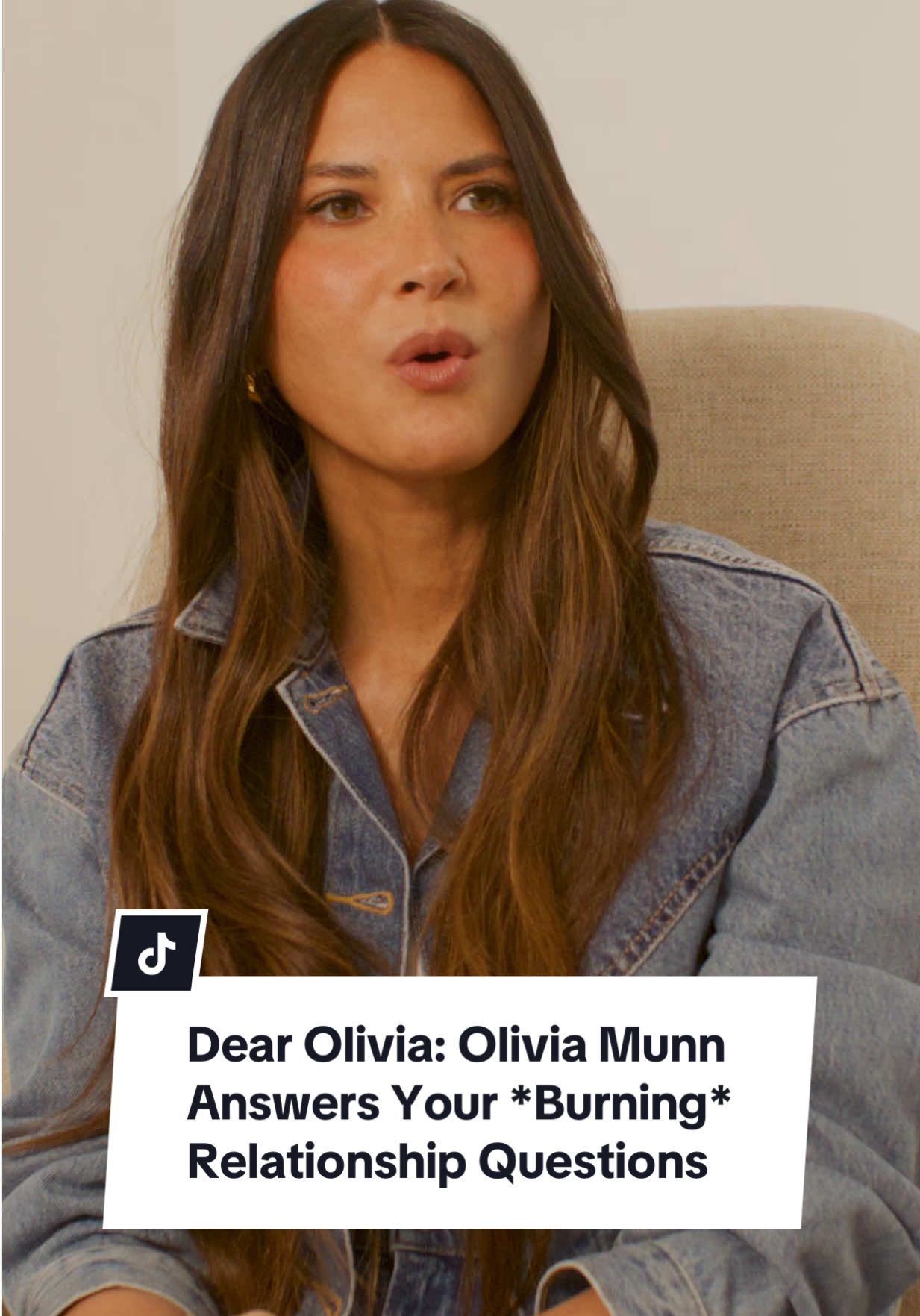 Bustle’s September cover star #OliviaMunn sits down for “Dear Olivia” to answer your *burning* relationship questions. Black cat boyfriends? Partners who hate smutty romance? She’s on it.