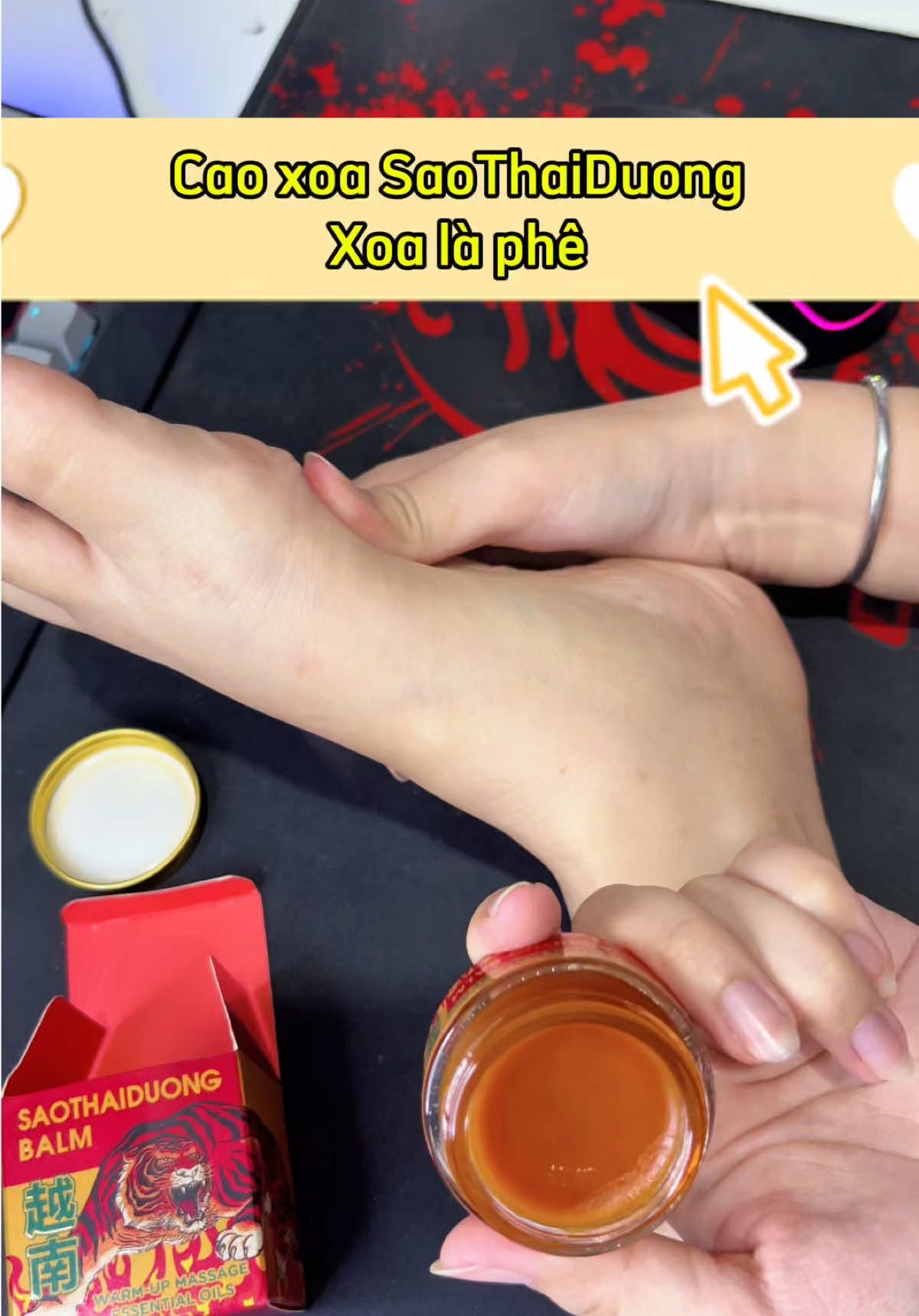 @Min nè nè đi làm về đau nhức thì lấy hủ cao xoa SaoThaiDuong xoa liền nha, nóng ấm dễ chịu nóng sâu vào các cơ đang đau nhức luôn #taphoaemMin #saothaiduong #caoxoabopsaothaiduong #caoxoabop 