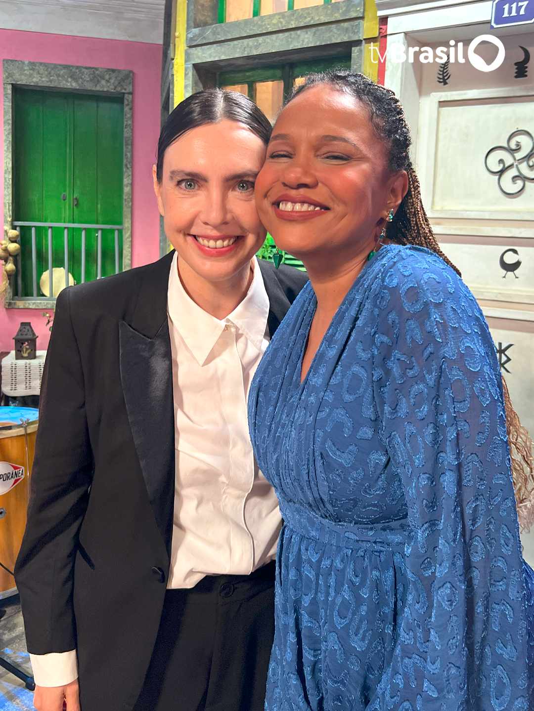Para homenagear Lupicínio Rodrigues, o #SambaNaGamboa abre a roda pra incrível Adriana Calcanhotto. A cantora emociona com a interpretação dos clássicos do saudoso Lupi. 🎶🎤 Assista neste domingo, 14/09, às 13h, na tela da TV Brasil e no canal da TV Brasil no YouTube! 📺📱💻