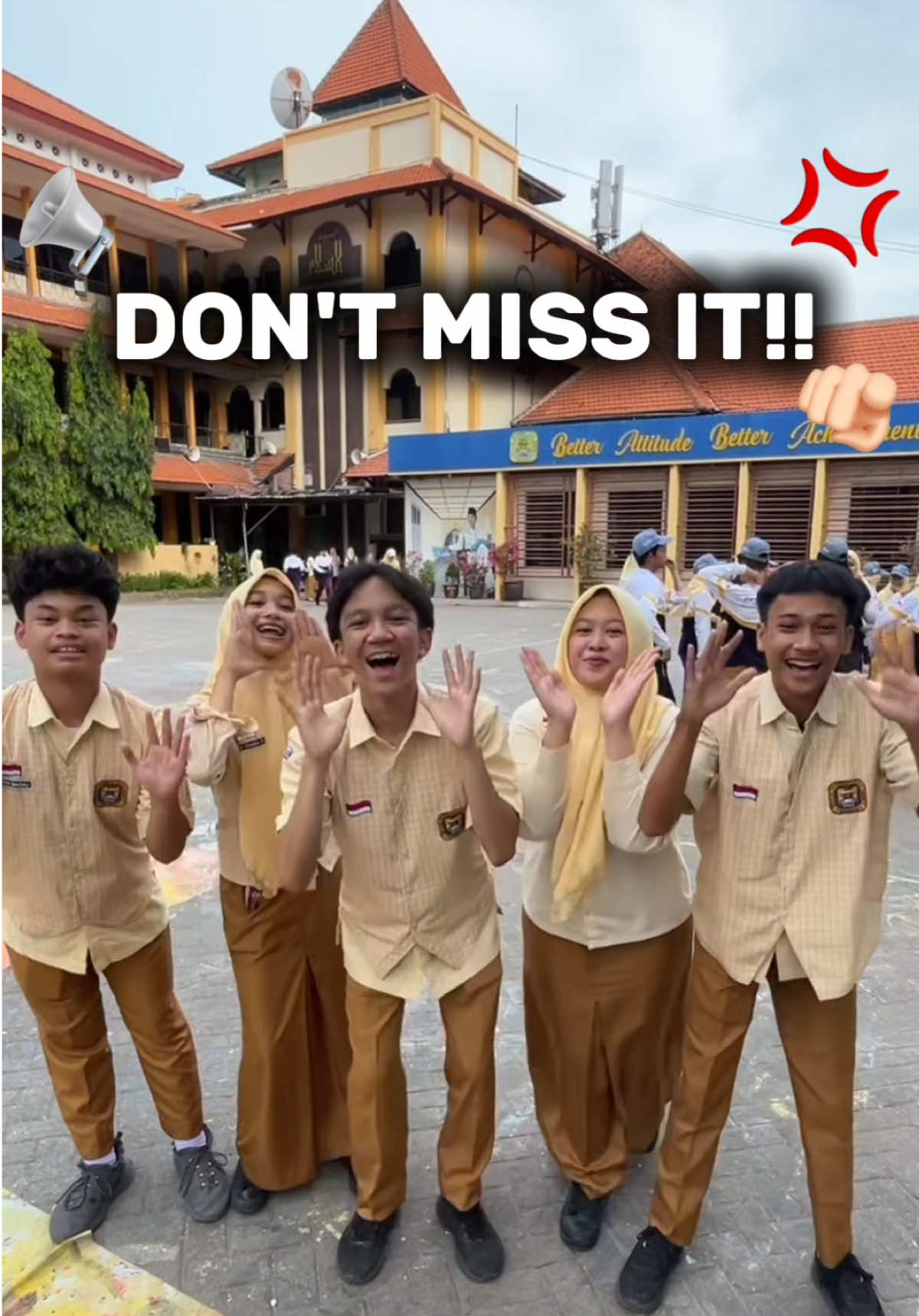 Guys... 💔✋🏻 bad news... Smada Fiesta 2K25 bakal close regist dalam beberapa hari... ✊🏻😔✊🏻 BURUAN DAFTAR GAK SIIIH...???? Digital Art 🎨 & Traditional Dance 💃🏻 SMADA FIESTA 2K25 udah nungguin partisipasi kaliannn 🙂‍↕️ buruan hubungin Contact Person dibawah ini ⬇️ 🎨 Digital Art : +6289676302999 (Almira) 💃🏻 Traditional Dance : +6283846146405 (Ajeng) REGISTER NOW !!! don't... regret... later... ⏰  #DAF2K25 #lombatari #lombaposter #smadabaya #lomba