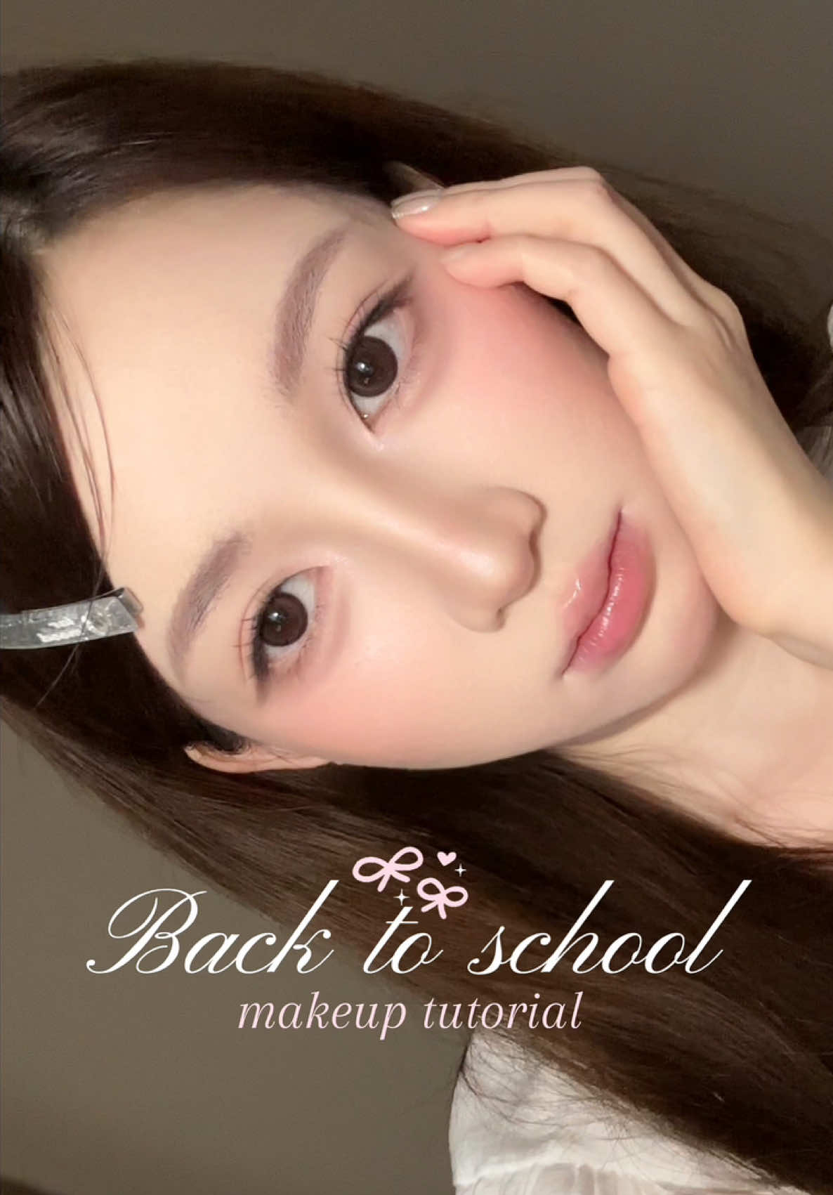 Dậy sớm 10’ để đổi lấy sự xinh đẹp này thì cũng đánggg 🙂‍↔️ #goclamdep #makeup #makeuptutorial #backtoschool #ofelia 