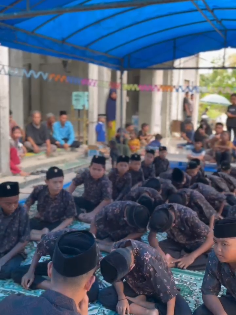 Tak bisa berkata-kata, dike (dzikir) berehhhh!!!!!#fyppppppppppppppppppppppp #fyp #maulidnabimuhamammadsaw #maulidnabi 