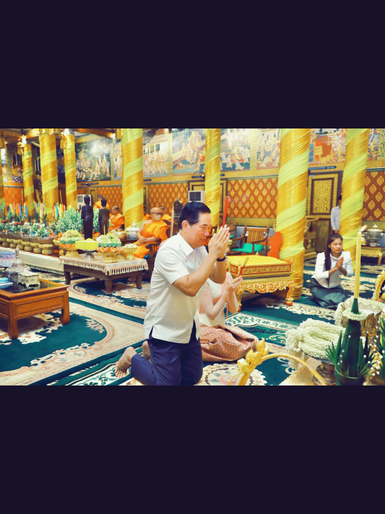ឯកឧត្ដម ឃួង ស្រេង អភិបាល រាជធានីភ្នំពេញ និងលោកជំទាវ និងឯកឧត្ដនលោកជំទាវជាអភិបាលរងរាជធានី មន្ដ្រីរាជការរដ្ឋបាលរាជធានីសមាជិក សមាជិកា ក្រុមប្រឹក្សារាជធានី និង ថ្នាក់ដឹកនាំមន្ទីរ ស្ថាប័ន អង្គភាព មន្ត្រីរាជការ ជុំវិញរដ្ឋបាលរាជធានីភ្នំពេញ នាេសៀលថ្ងៃទី១១កញ្ញានេះបានអញ្ជើញក្នុងពិធីបុណ្យកាន់បិណ្ឌទី៥នៅវត្តលង្កាកុសមារាម សង្កាត់បឹងកេងកងទី១ ខណ្ឌបឹងកេងកង រាជធានីភ្នំពេញ។
