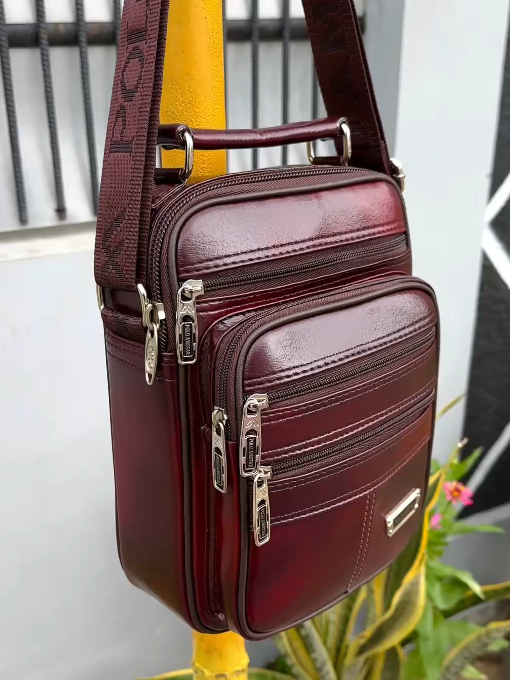 Tas Selempang Polo Amstar hadir dengan Varian Warna yang eksotis , varian warna gradasi yang kece abis, READY STOCK banyak langsung kirim setiap hari. #taspria #fypdong #tasselempang #fyp