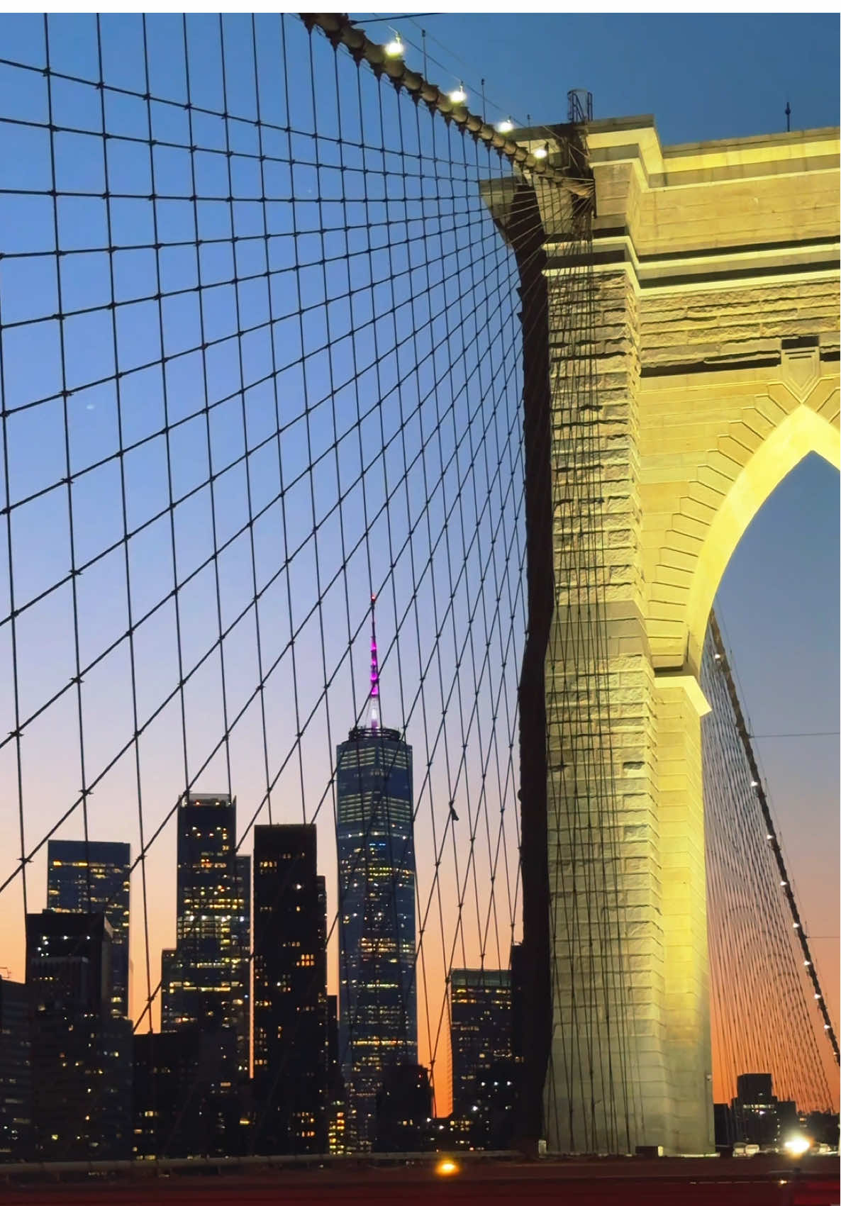 🚨STOP SCROLLING🚨 You’ve NEVER seen the Brooklyn Bridge glow like THIS 🌉✨ Night skyline, city lights & pure movie vibes in NYC 🔥 Tag your “NYC at night” partner & save this for your next trip! #BrooklynBridge #NYCNight  #TravelGoals #CityLights#nyctiktok#nycthingstodo#nyc 