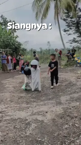 مؤسسة دار الصالح نهضة الوطن  Tetep pentingkan ilmu, Maslah Tao twe ndek nu jk urusan de side Allah SWT. yang penting hrus te tetep tuntut. #maulidnabimuhamammadsaw #santri #darushsholihnahdlatulwathan 