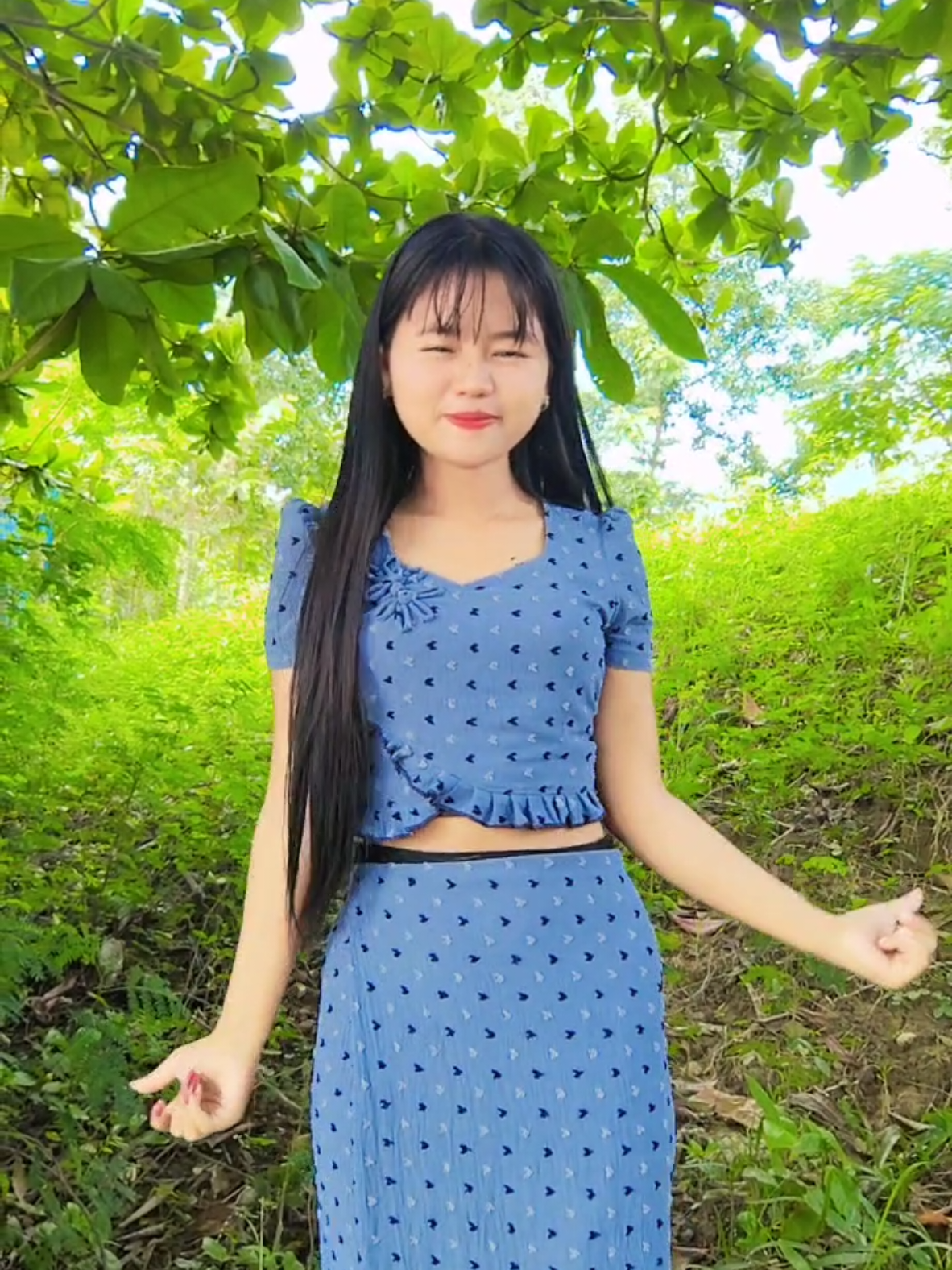 #တစ်ယောက်ထဲအလုပ်ရှုပ် #ချစ်စရာလေးမလား🙈 #မျက်စိမနောက်ကြေး😂😂 