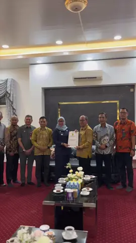Silaturahmi dari Kementerian Hukum RI Kanwil Kalimantan Selatan terkait Penguatan Layanan Pembinaan Hukum dan Peningkatan Kesadaran Hukum Masyarakat melalui pembentukan Pos Bantuan Hukum (Posbankum) di tingkat Kelurahan di Kota Banjarbaru. Semoga dengan adanya Posbankum ini, masyarakat dapat semakin mudah mengakses layanan hukum, meningkatkan kesadaran hukum, serta bersama-sama mewujudkan Kota Banjarbaru yang Elok, Maju, Adil dan Sejahtera. #banjarbaruemas 