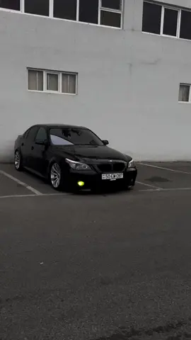 Is there a E60 like this?#F60 
