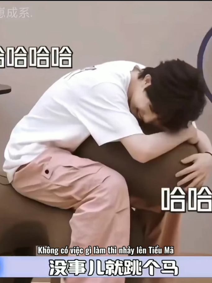 Ai cho phép bé Thỏ dễ thương này vừa quậy vừa đáng yêu vậy chứ 😭😘 #totanhao #suxinhao_苏新皓 #suxinhao #苏新皓 #top登陆少年_苏新皓 