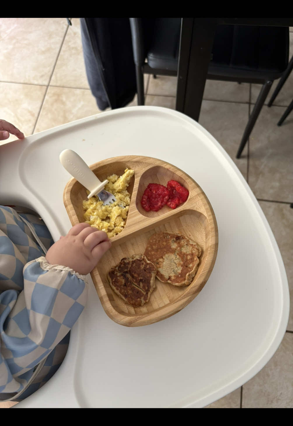 breakfast for my foodie 8month old 🤍 he ate it so fast😭 #babyledweaning #babyledweaningideas #blwideas #blwmeals #blwinspiration 