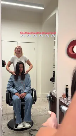 Guys … cut those dead ass split ends off they are doing NOTHING for you.  Shine brought to you by Pomme micro fibre towel + glaze drops  @Kérastase #kerastase #pommesalon #torontosalon #torontohair #hairstylist 