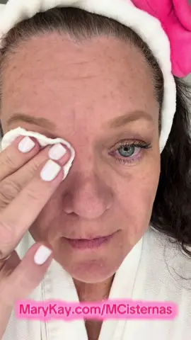 Night time skincare doesn’t have to take hours. 5 minutes is all it takes with Mary Kay’s Timewise Miracle set. Get luxury skincare products for a price you can afford. Visit my website www.MaryKay.com/MCisternas for these and hundreds of other great products. Yiu’ve got this! 💪🏼🔥 #antiaging #affordableskincare #matureskin #BeautyTok #skincareroutine 