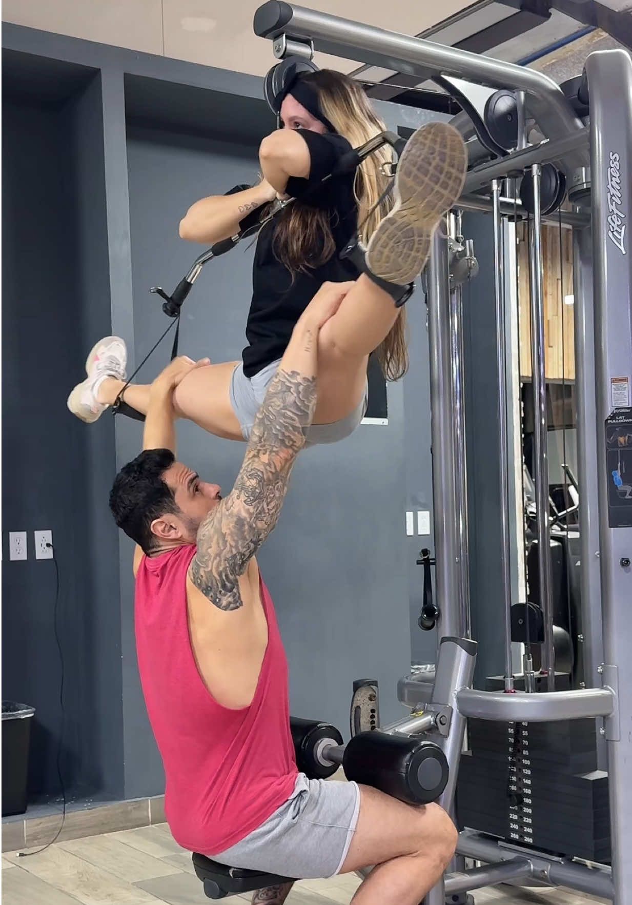 Vamos a entrenar 🤍 #gymmotivation #flexiblegirl #flexibilitygirl #elastigirl #flexibilitytraining 🖤