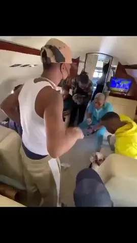 Wizkid and his team having the best time on air🦅🦅🦅  #wizkid  #afrobeats #music #tiktok #fyp @Wizkid 