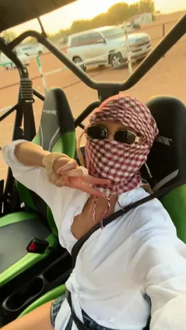 If you ever go to the Dubai desert, get ready for the ride of your life prrrrrraaaaa 💥🐪🐪@PEPO @issdiana1 @Ivan Combaj 🐪🔥 #DubaiSafari #DesertVibes #TravelTok #DubaiLife #adventureawaits 