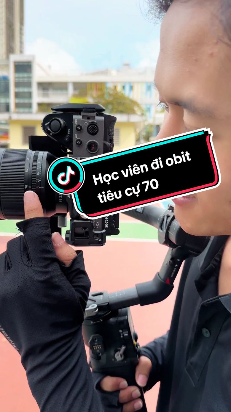 Gimbal Shot obit khung dọc tiêu cự 70 của học viên. tôi cho 7 điểm 🤣🤣 các bạn biết tại sao tôi không show mấy shot obit ko vì nó quá dễ tôi ko thèm show 🤣🤣 #videographer #gimbaltutorial #photography #gimbalshot #videography #filmmaker #truonggimbal #gimbal 