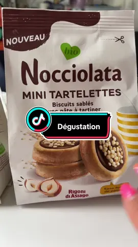 Les biscuits au Nocciolata ça m’avait fait trop trop envie mais finalement ça n’a pas tellement le goût de Nocciolata… C’est bon mais sans plus!  Tu connais? Tu as aimé? 