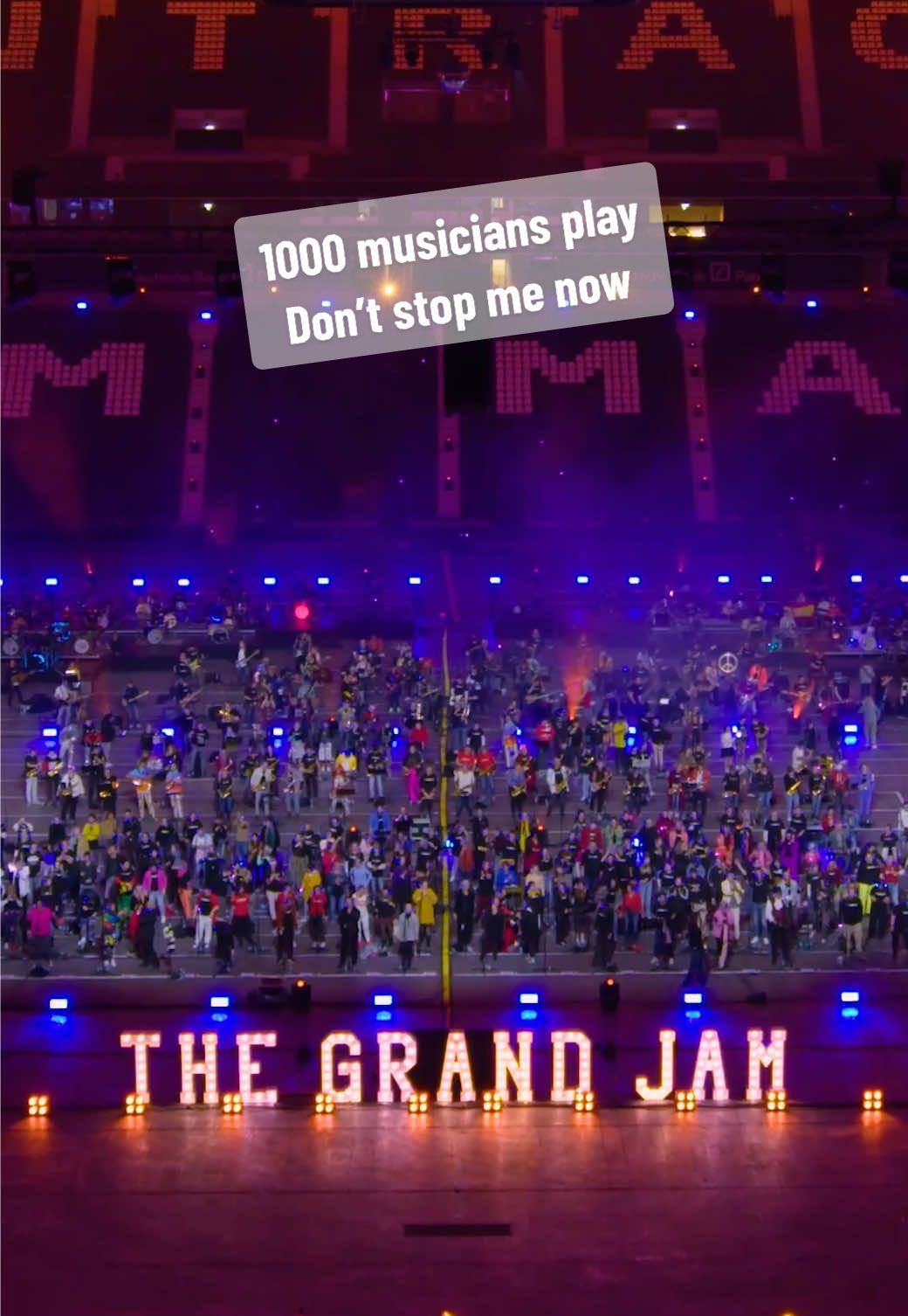 1000 musicians at Frankfurt stadium play Don’t stop me now by Queen #dontstopmenow #queen #frankfurt #deutschebankpark 