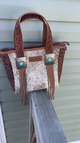 Brown Wrangler Cowhide Tote, each cowhide that you recieve is going to be different ‼️ #tiktokshopfinds #creatorsearchinsights 