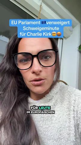 Das EU-Parlament verweigert eine Schweigeminute für Charlie Kirk 😳… Respekt vor den Toten? Fehlanzeige ❌ Nur weil er Patriot 🇺🇸 und konservativ war, wird sein Gedenken abgelehnt. Demokratie, Respekt & Menschlichkeit scheinen in Europa nur noch optional zu sein… 🤯 Wie kann das sein? 🤔🔥 schreib mir gerne eure Meinung dazu in die Kommentare. Wenn euch meine Videos gefallen, würde ich mich über ein Like freuen.🫶🏽 #FYP #Respektlos #charliekirk #NEWS #viralvideotiktok 