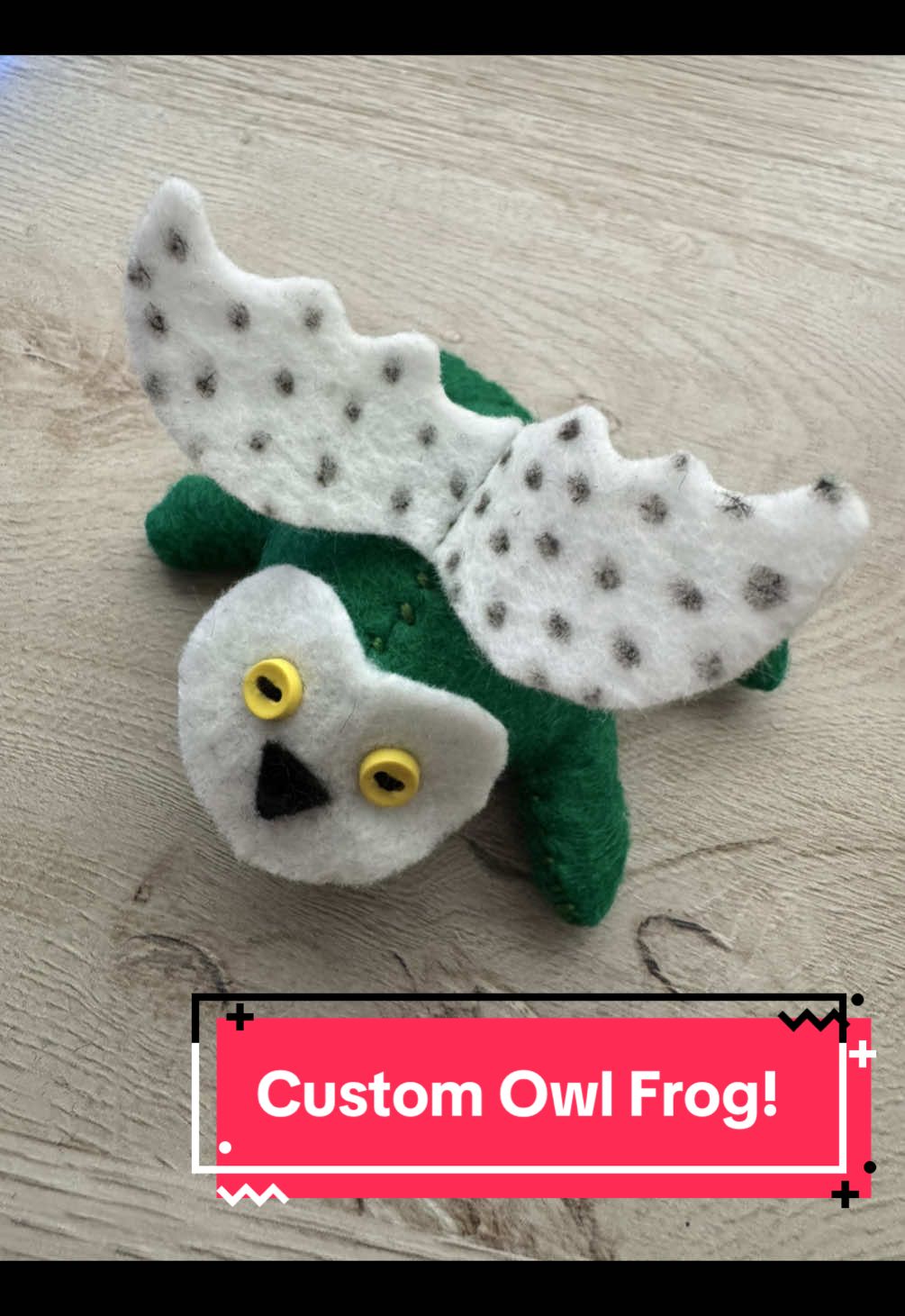 🐸🦉🤍 #frogs #owls #sewing #plushies #custommade 