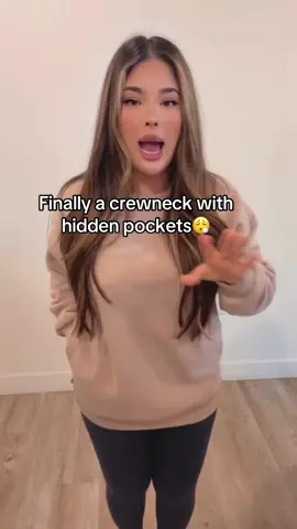 The hidden pockets sold me😮‍💨🤭#crewneck #crewnecksweatshirt #crewneckoversize #crewnecksweater 